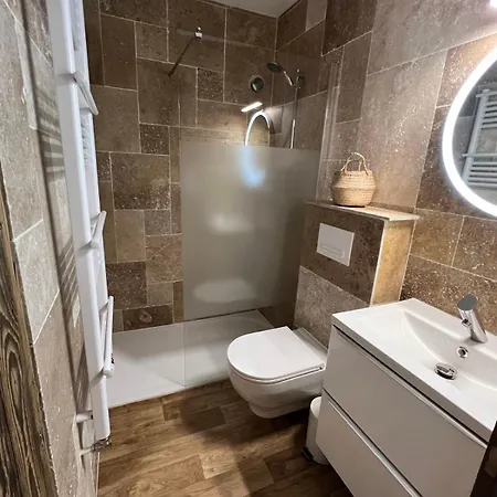 La Dorbluche Duplex 10-11 Person Apartment